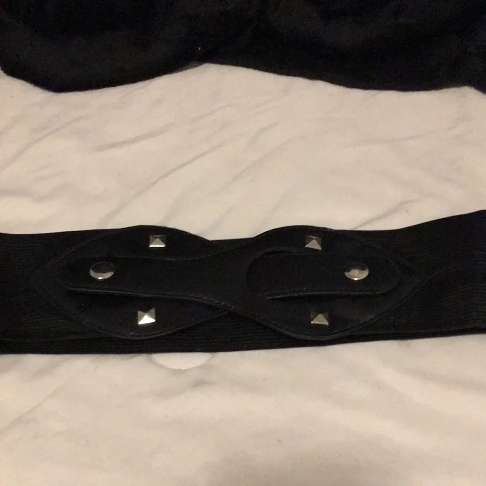 Stretch belts lot of 3 black, cream and animal print vintage